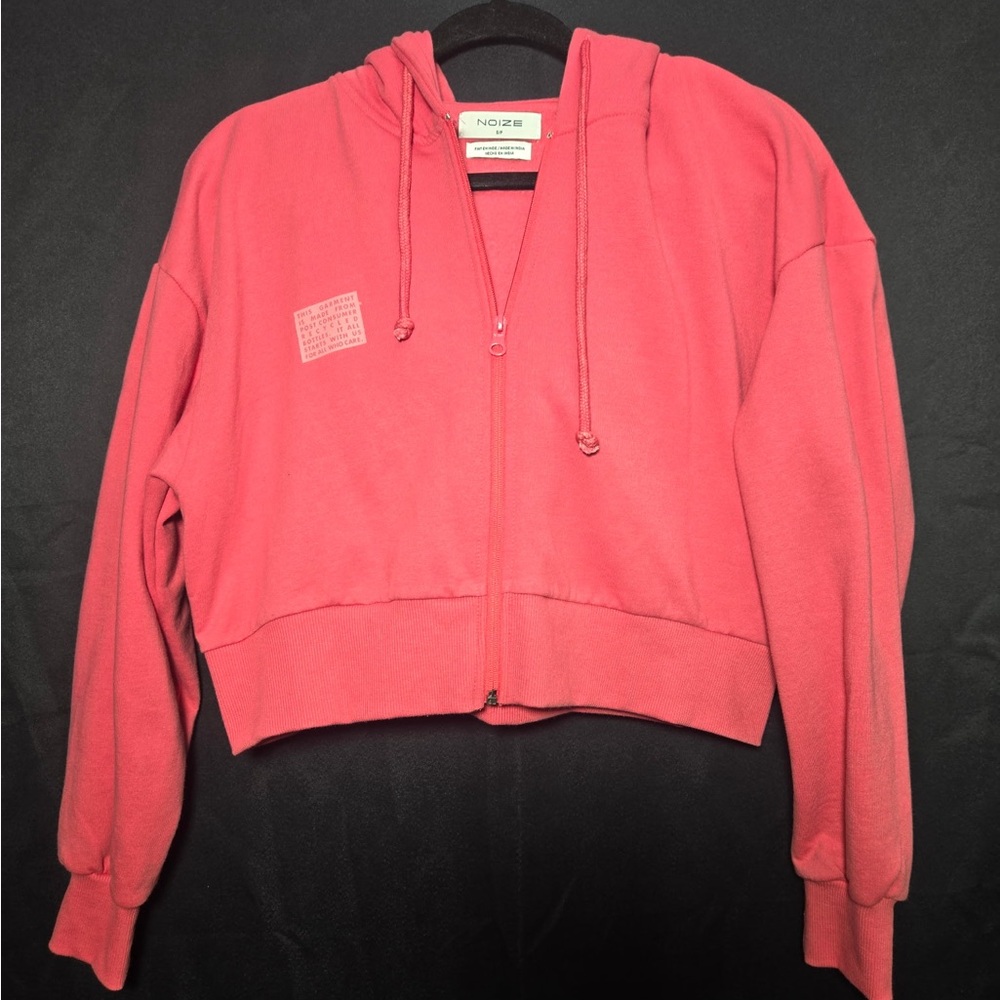 🌸💖 Noize Pink Cropped Zip-Up Hoodie | Cozy, Chic & Street-Ready ✨
